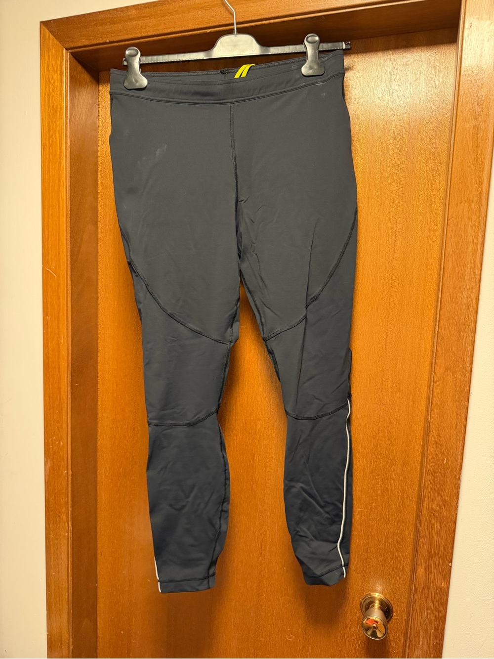 lululemon athletica Men's Black Jogger Sweatpants with Reflective Trim